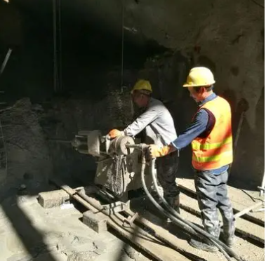 覃塘水下抗分散灌浆料特点 水下不分散注浆料介绍